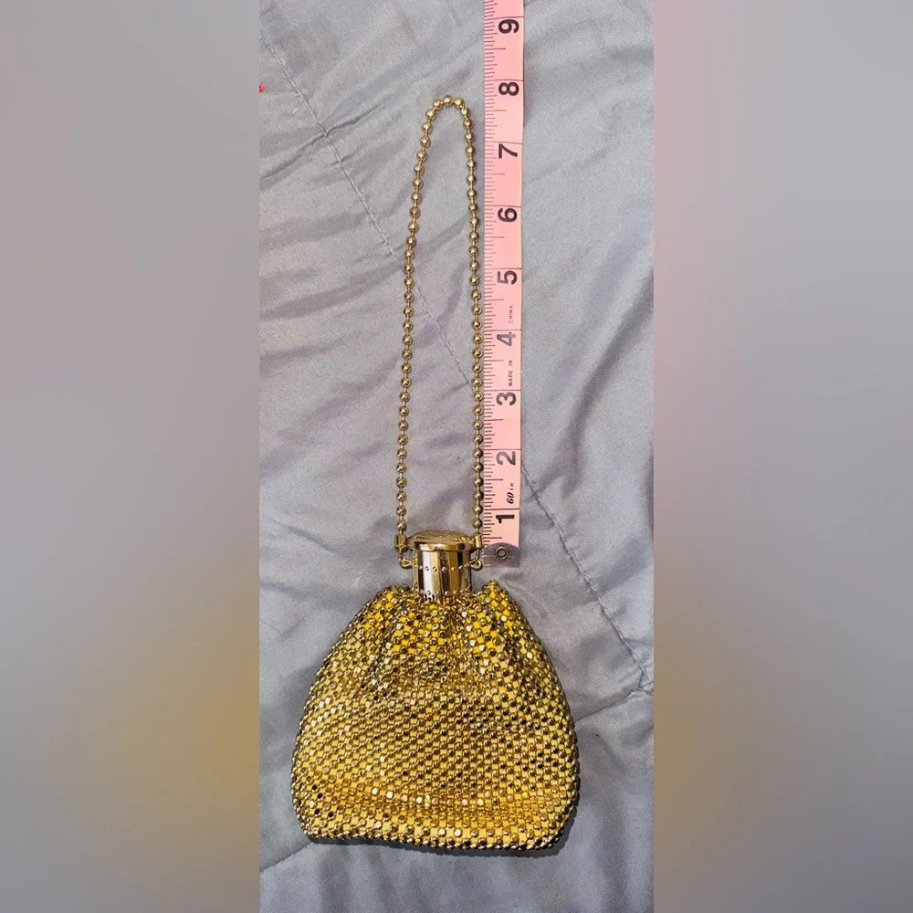 💥SALE Vintage Gold Bead Metal Mesh Minaudière Concertina Closure Bagcirca1950-70 - Picture 10 of 12
